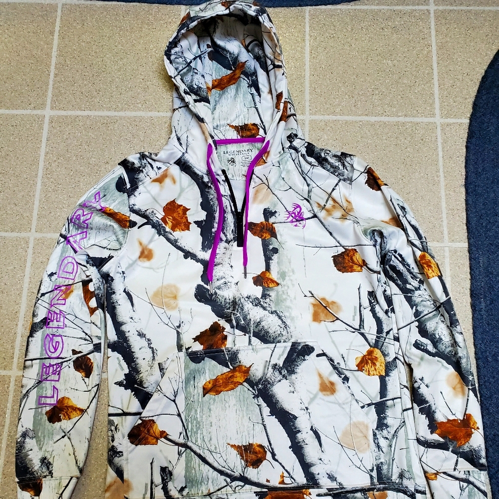 Legendary Whitetails Sweatshirt Size Small